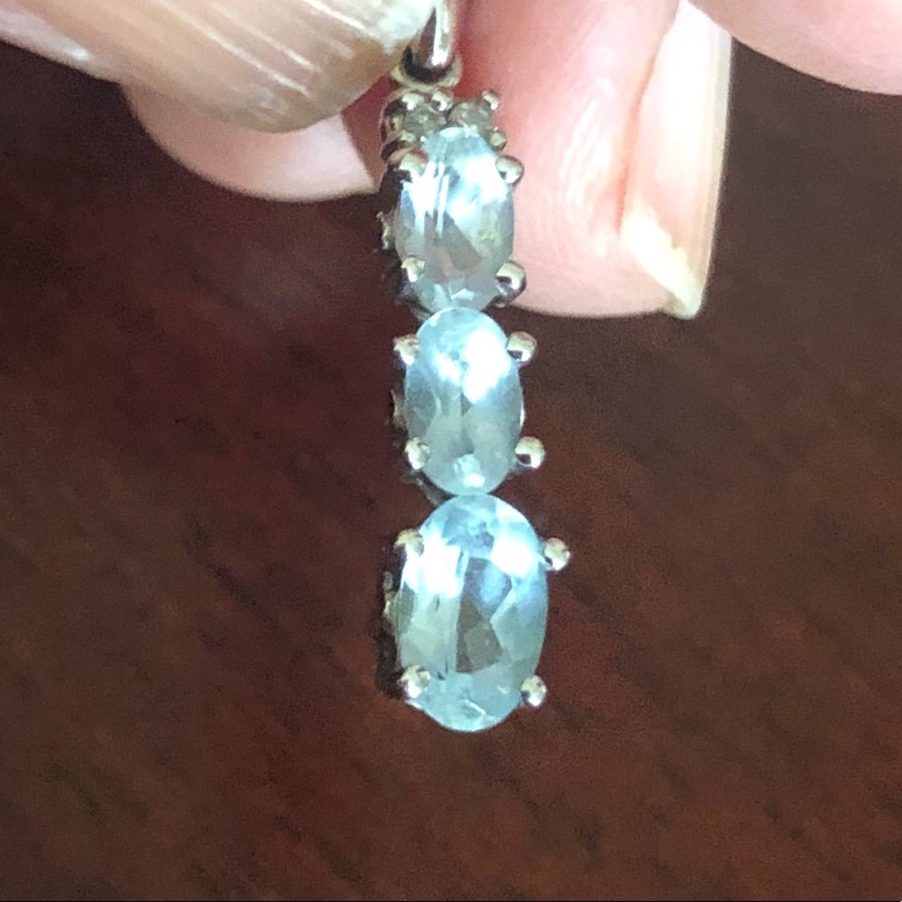 10k white gold aquamarines waterfall pedant
